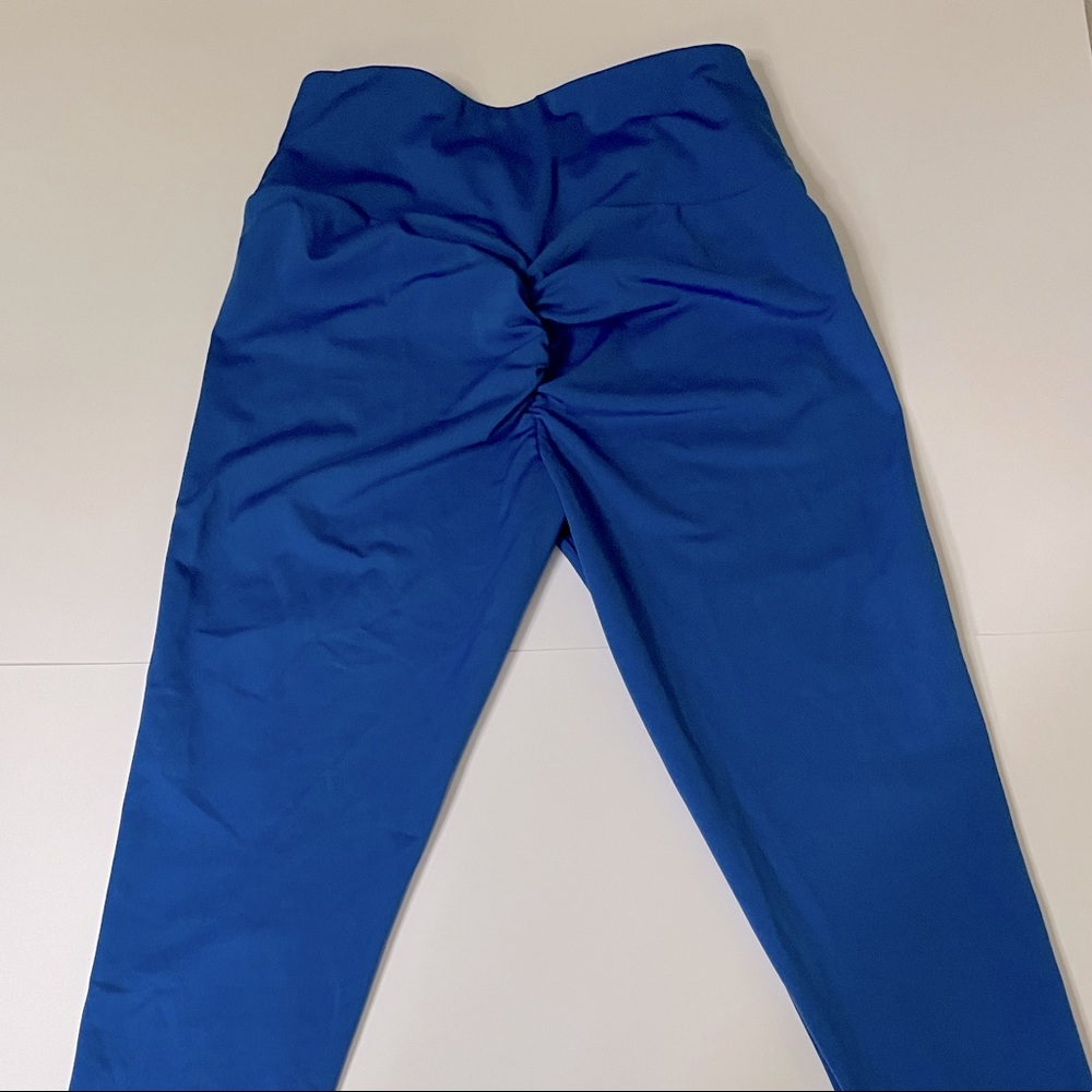 Scrunch Butt Blue Leggings